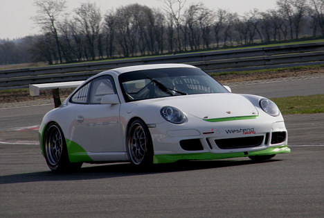 Tiderne faldt hurtigt på Padborg Park i takt med at Claus Christensen lærte Porsche raceren at kende.